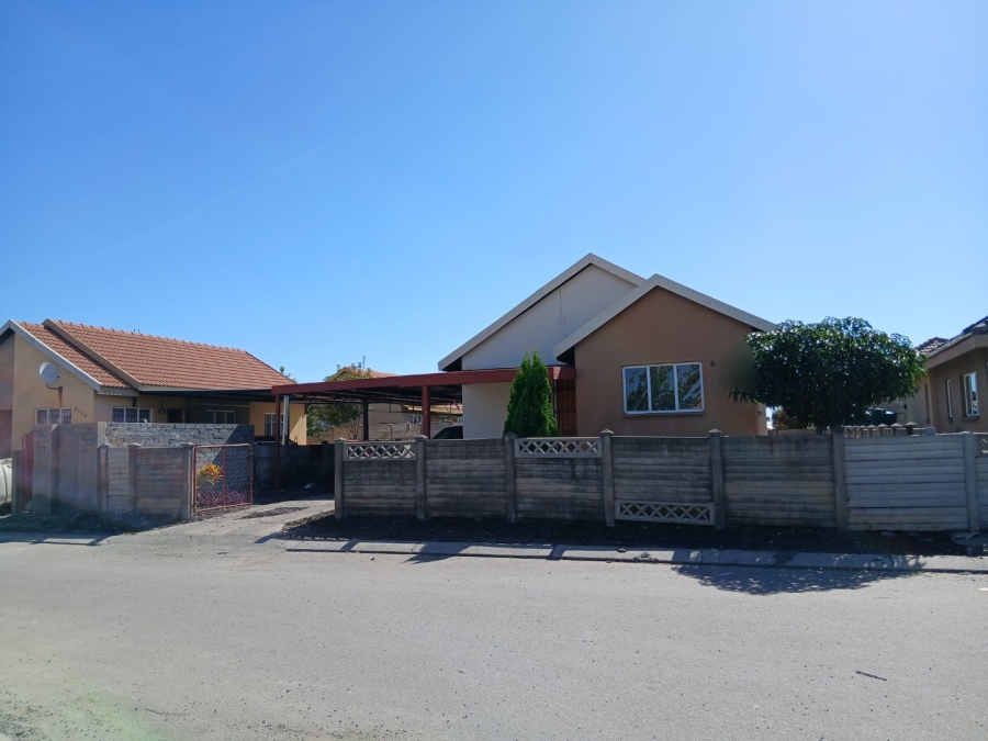 To Let 4 Bedroom Property for Rent in Freedom Park A North West